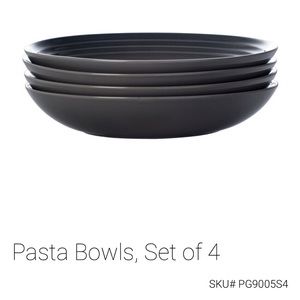 Set of 4 le creuset 8.5 inch pasta bowls Flint. BNWT